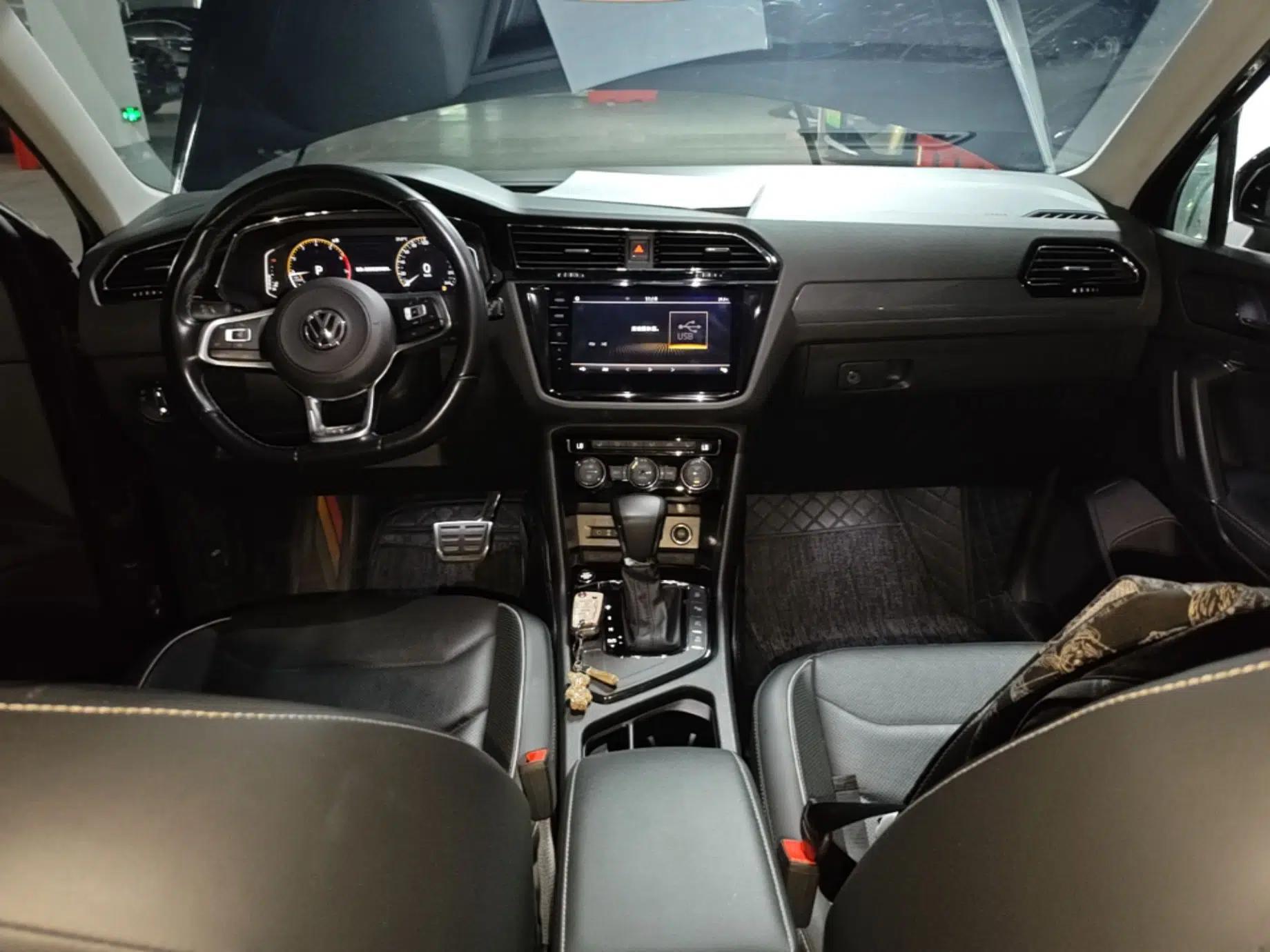 Volkswagen Tiguan L 2020 330TSI Automatic Two-Wheel Drive R-Line Flagship Version China VI Standard — миниатюра 12