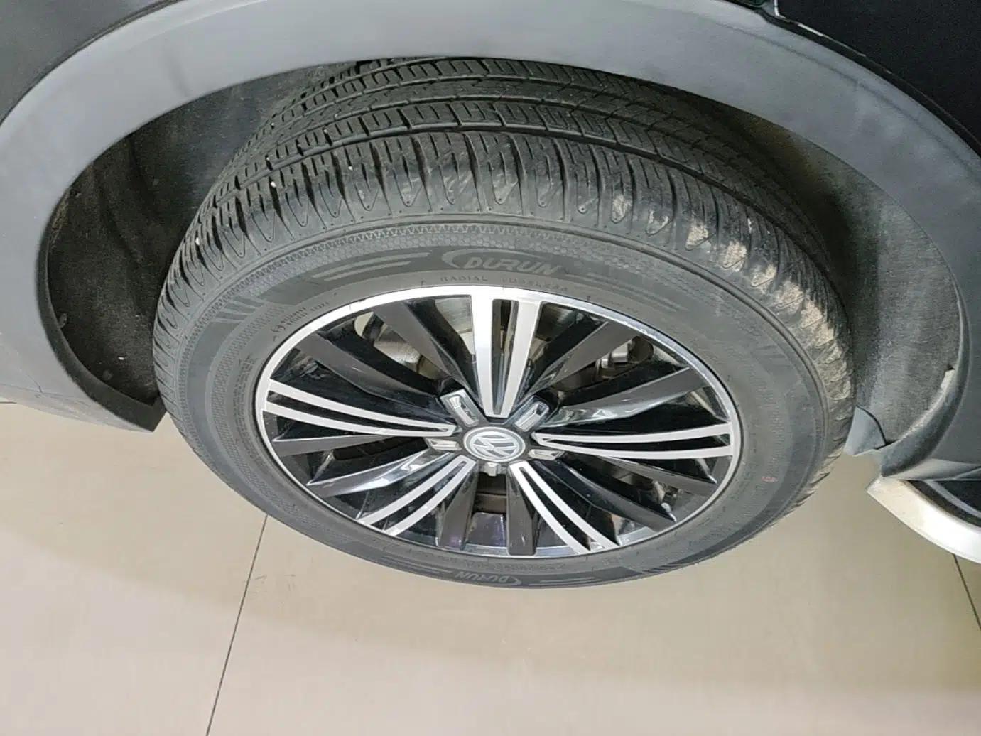 Volkswagen Tiguan L 2019 330TSI Automatic Two-Wheel Drive Panoramic Comfort Edition China V Standard — миниатюра 11