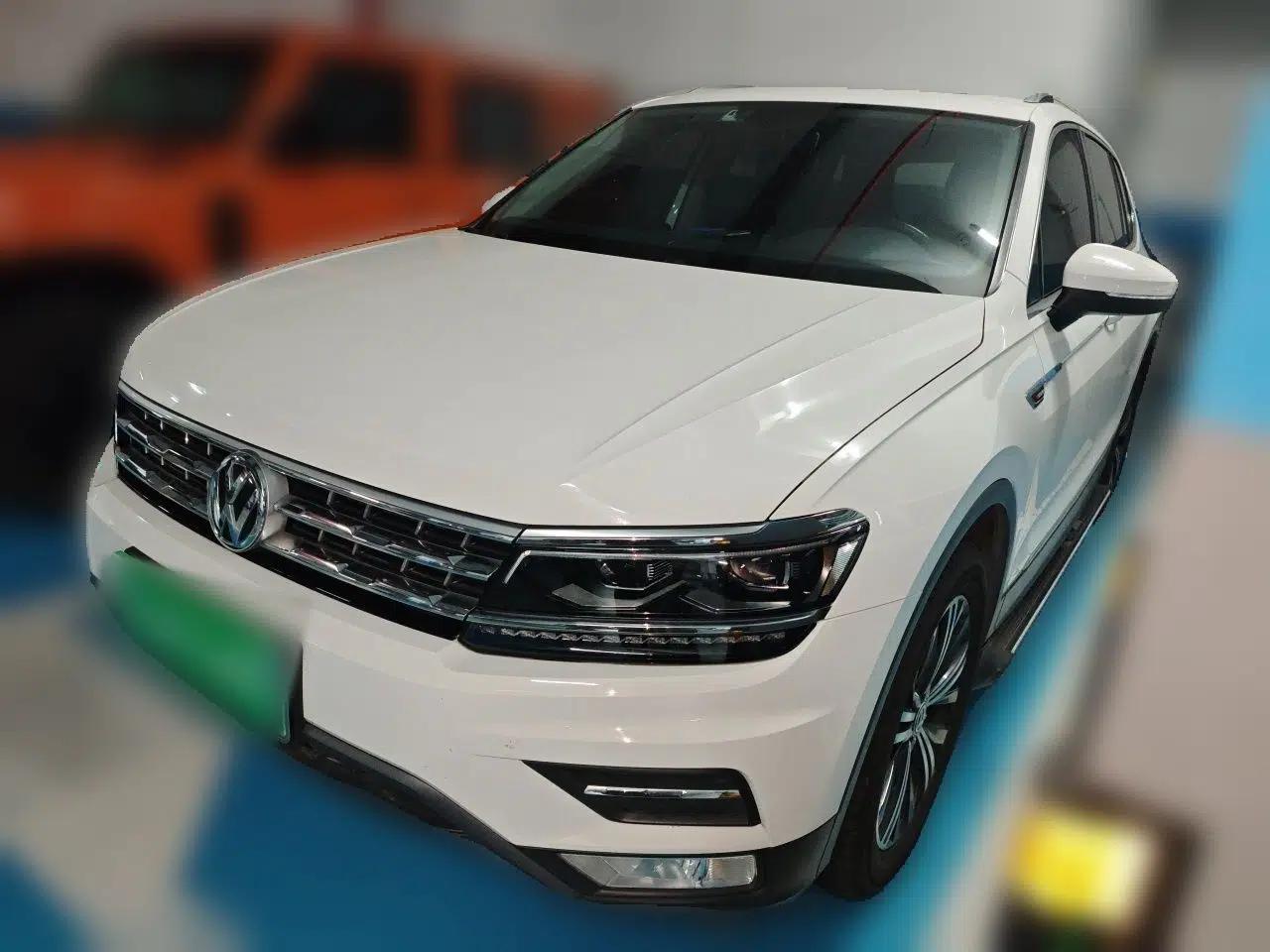 Volkswagen Tiguan L 2018 380TSI Automatic All-Wheel Drive Luxury Edition — миниатюра 1