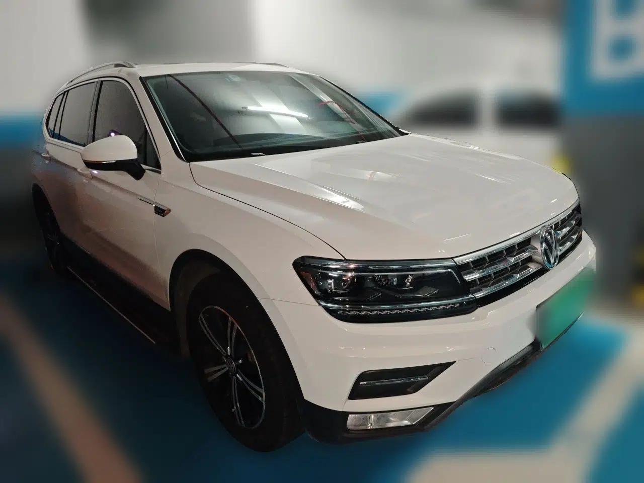 Volkswagen Tiguan L 2018 380TSI Automatic All-Wheel Drive Luxury Edition — миниатюра 3