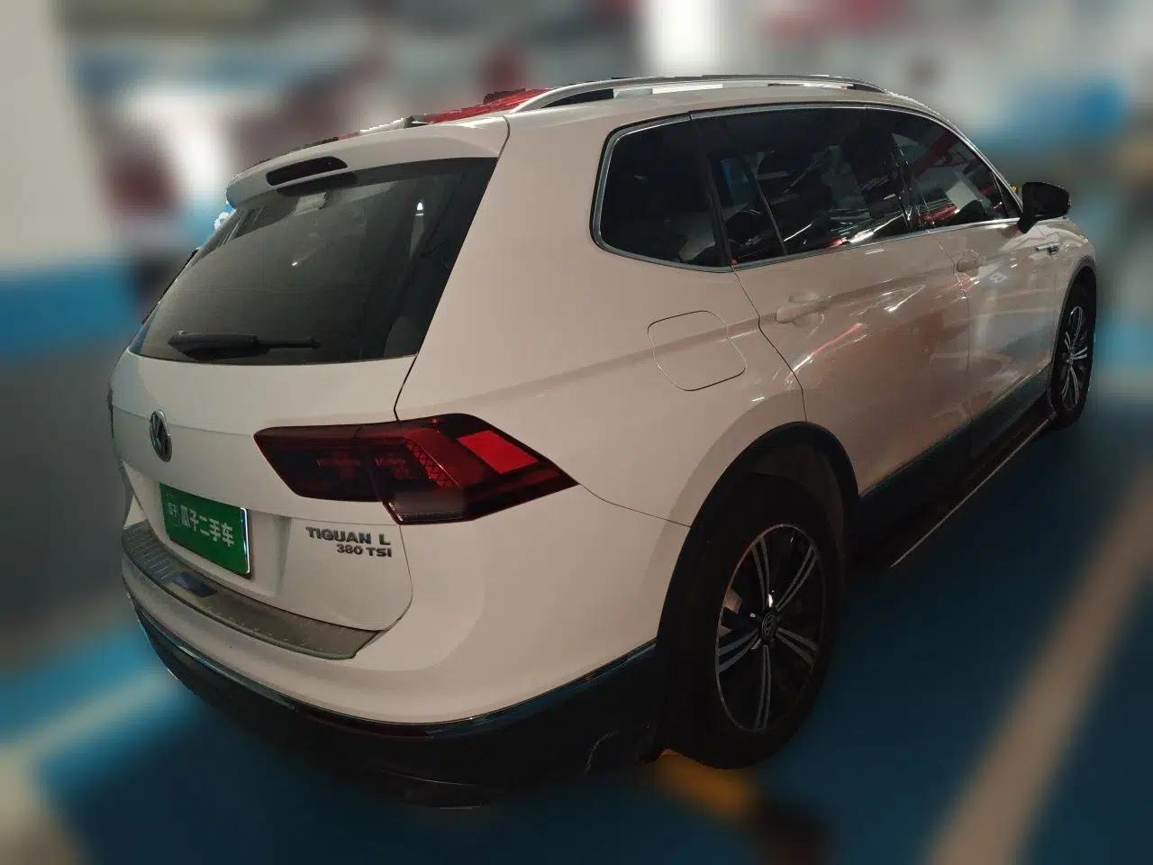 Volkswagen Tiguan L 2018 380TSI Automatic All-Wheel Drive Luxury Edition — миниатюра 6