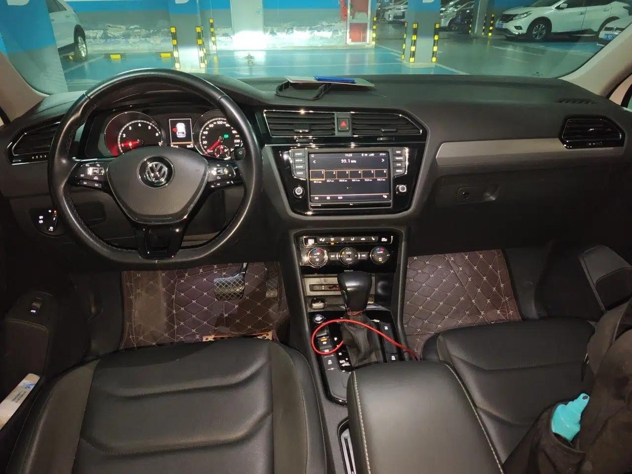 Volkswagen Tiguan L 2018 380TSI Automatic All-Wheel Drive Luxury Edition — миниатюра 9