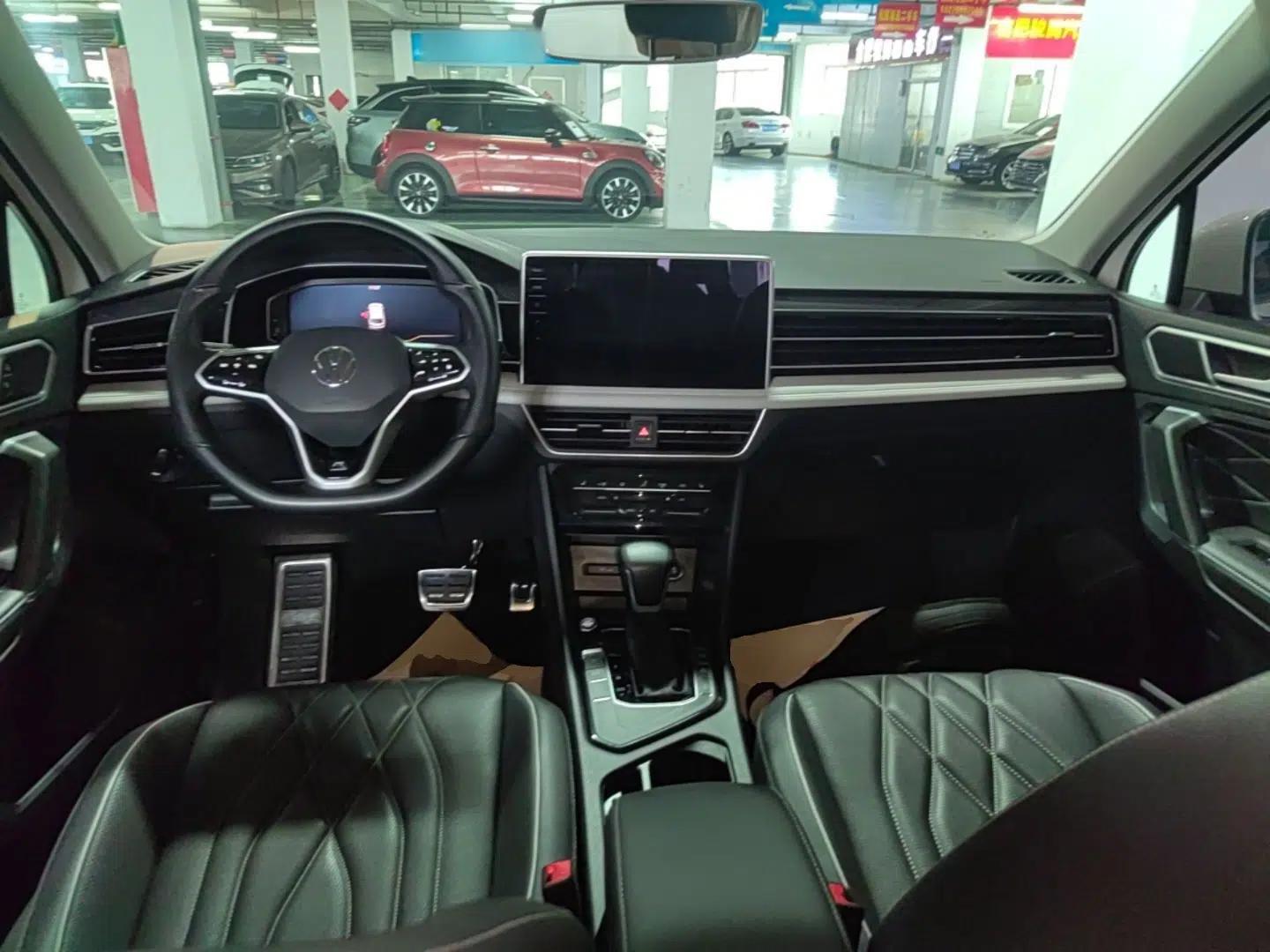 Volkswagen Tiguan L 2022 330TSI Automatic Two-Wheel Drive R-Line Enhanced Edition — миниатюра 12