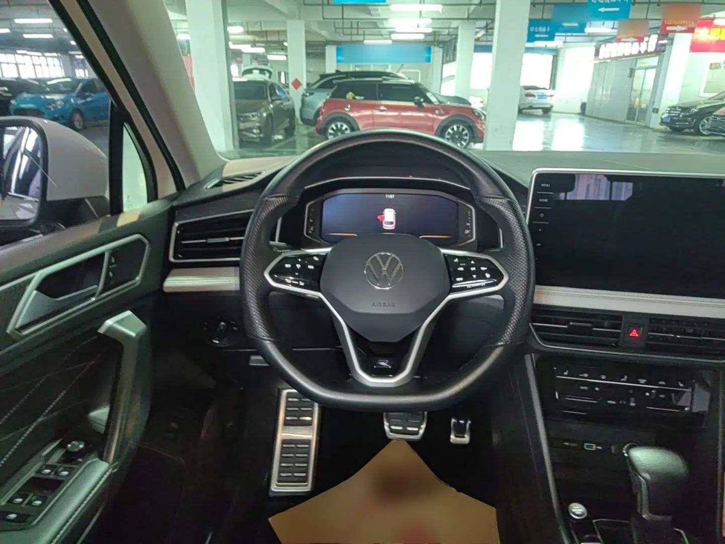 Volkswagen Tiguan L 2022 330TSI Automatic Two-Wheel Drive R-Line Enhanced Edition — миниатюра 13