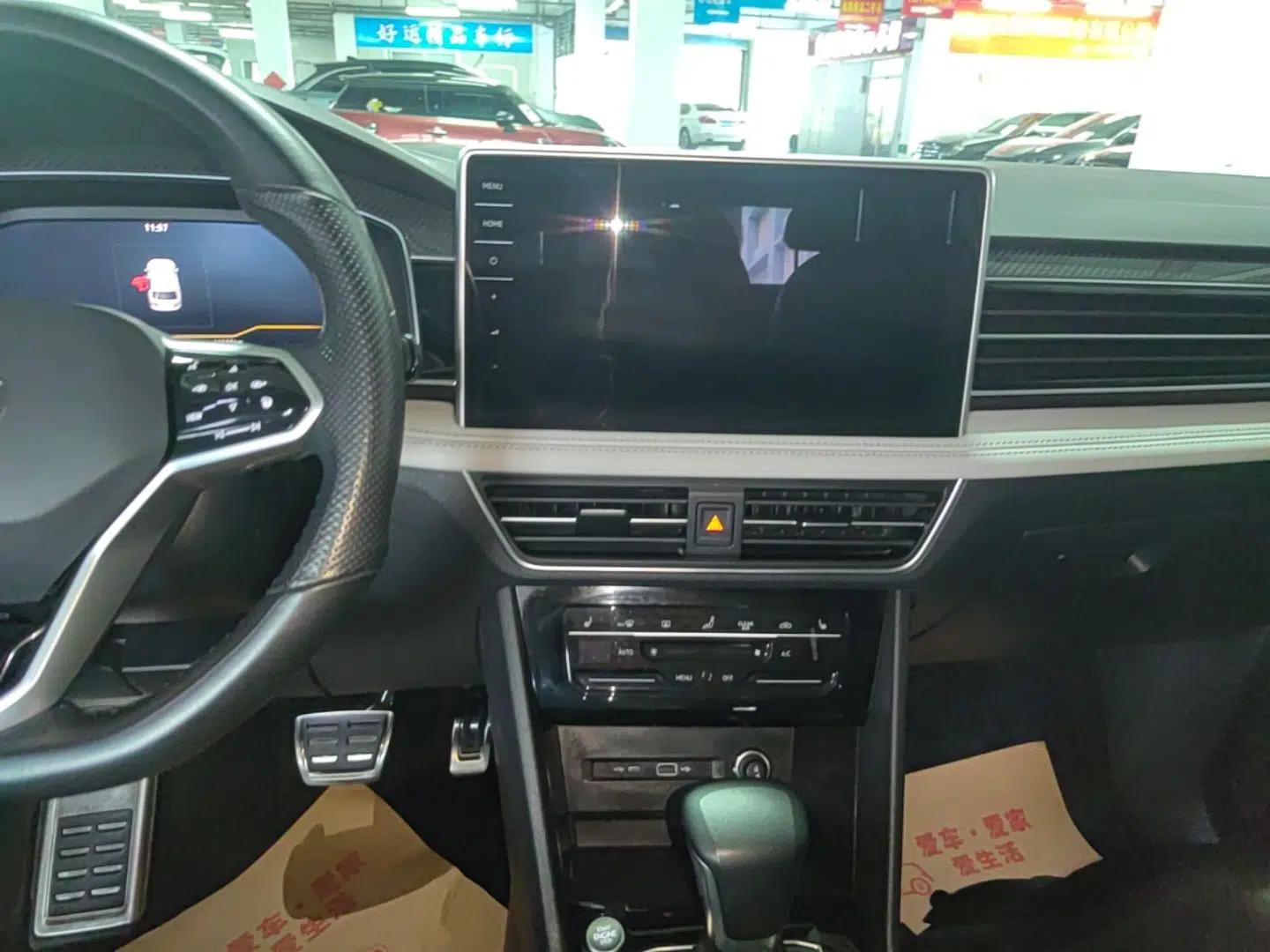 Volkswagen Tiguan L 2022 330TSI Automatic Two-Wheel Drive R-Line Enhanced Edition — миниатюра 15