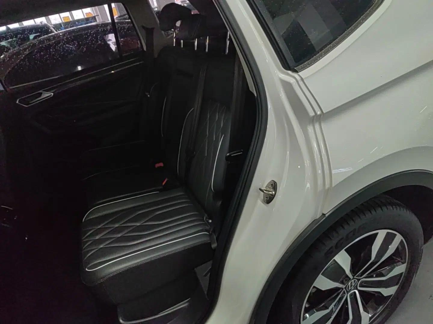 Volkswagen Tiguan L 2022 330TSI Automatic Two-Wheel Drive R-Line Enhanced Edition — миниатюра 20