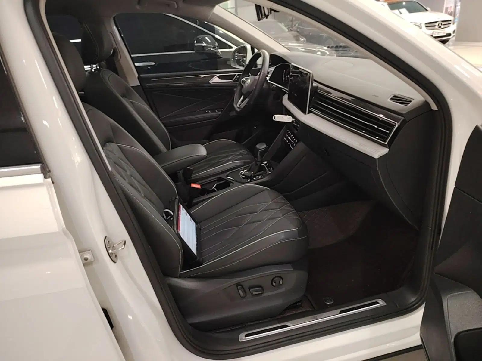 Volkswagen Tiguan L 2022 330TSI Automatic Two-Wheel Drive R-Line Enhanced Edition — миниатюра 19