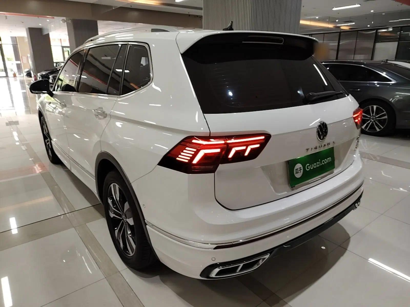 Volkswagen Tiguan L 2022 330TSI Automatic Two-Wheel Drive R-Line Enhanced Edition — миниатюра 4