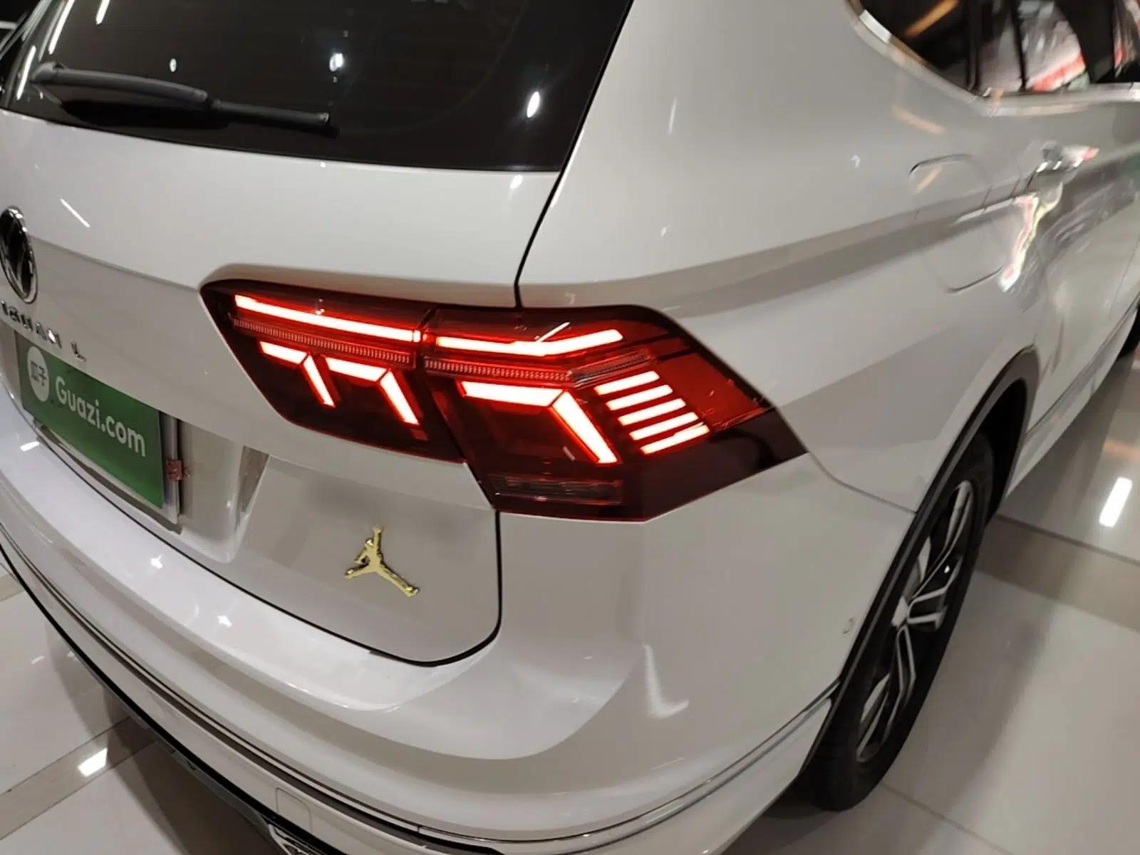Volkswagen Tiguan L 2022 330TSI Automatic Two-Wheel Drive R-Line Enhanced Edition — миниатюра 9