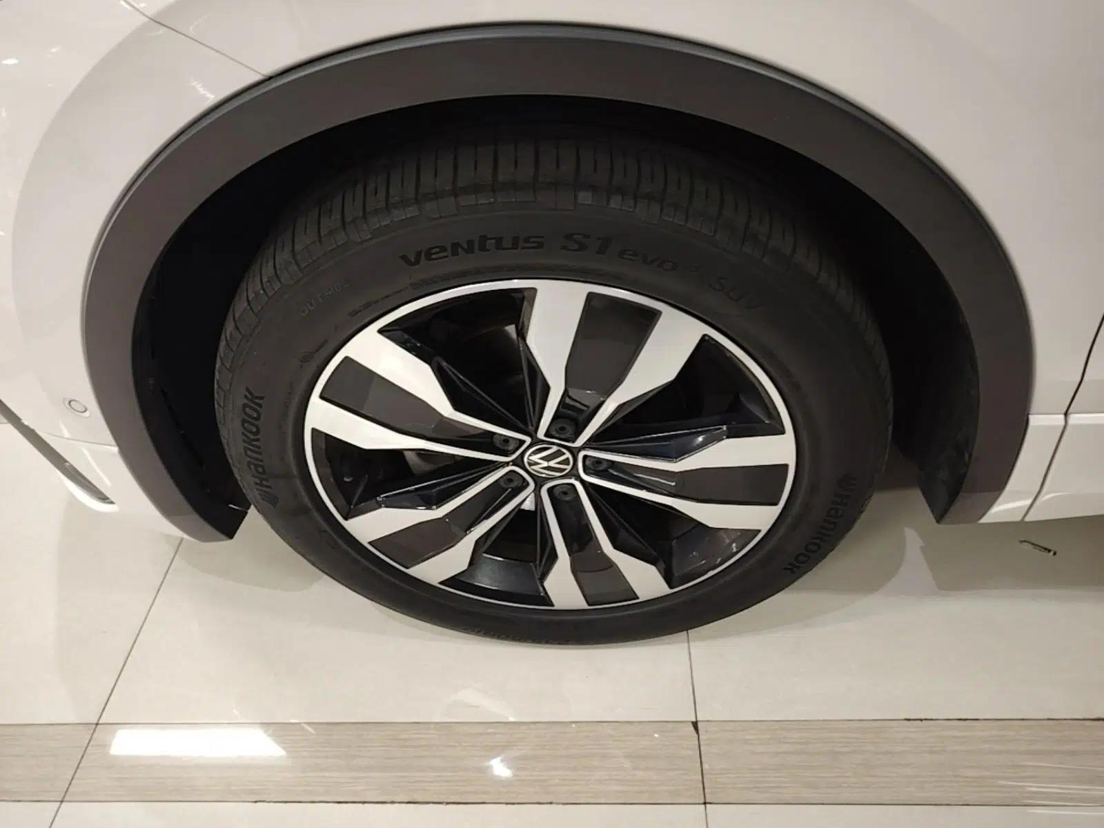 Volkswagen Tiguan L 2022 330TSI Automatic Two-Wheel Drive R-Line Enhanced Edition — миниатюра 10