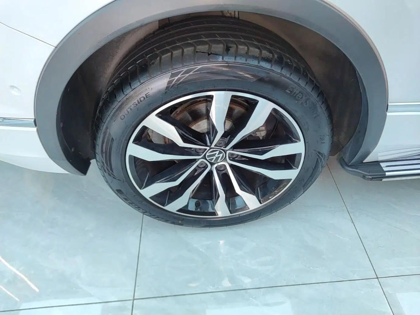 Volkswagen Tiguan L 2021 330TSI Automatic Two-Wheel Drive R-Line Flagship Edition — миниатюра 11