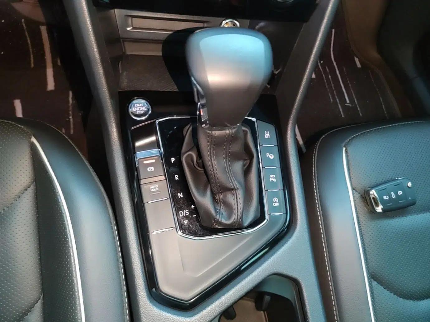 Volkswagen Tiguan L 2021 330TSI Automatic Two-Wheel Drive R-Line Flagship Edition — миниатюра 16