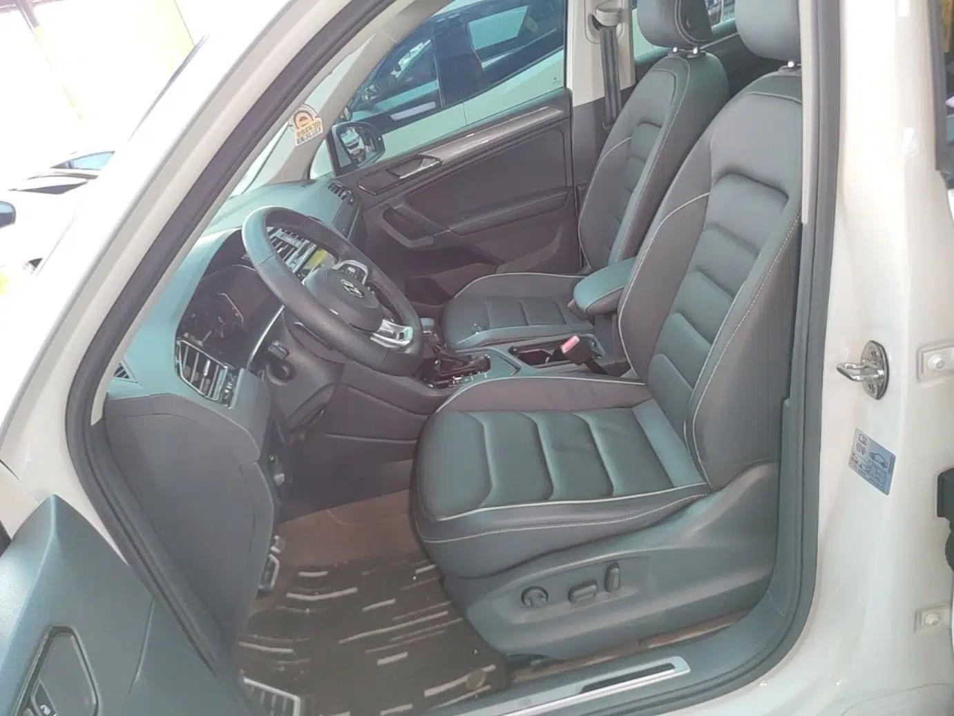 Volkswagen Tiguan L 2021 330TSI Automatic Two-Wheel Drive R-Line Flagship Edition — миниатюра 17