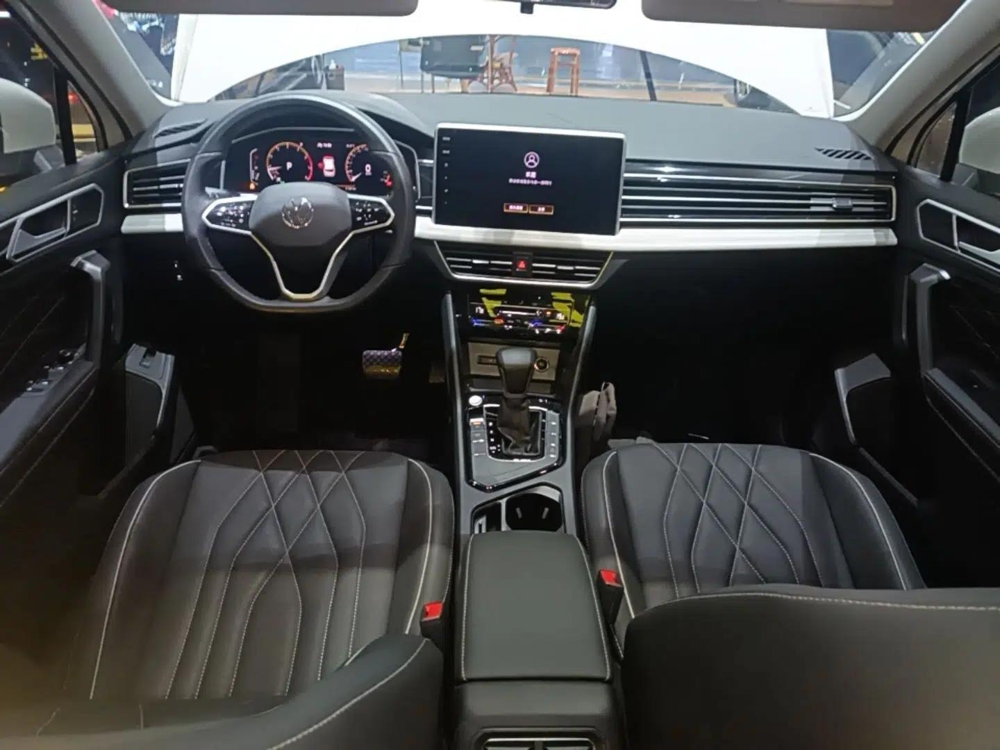 Volkswagen Tiguan L 2022 330TSI Automatic Two-Wheel Drive Smart Edition — миниатюра 12