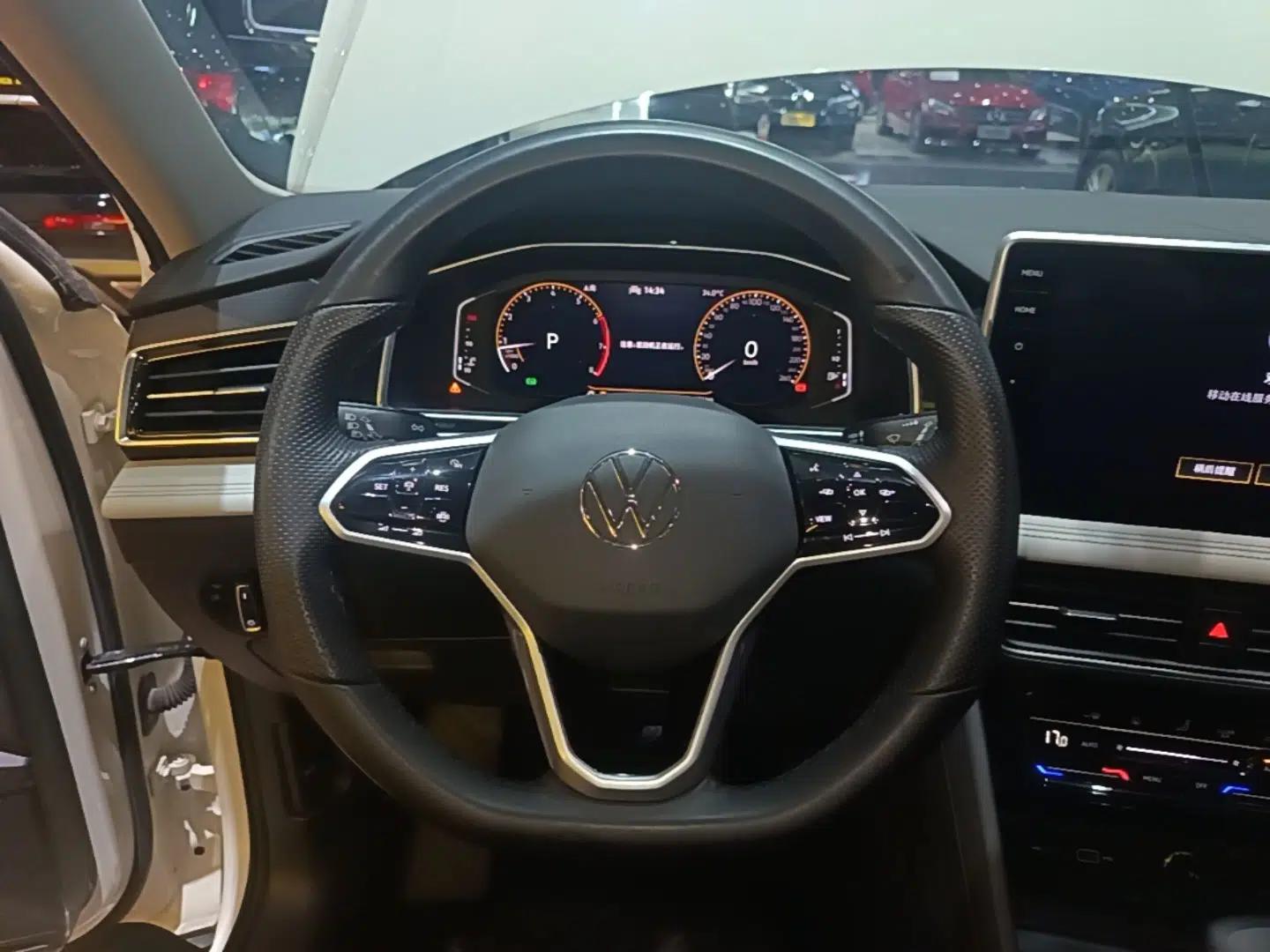 Volkswagen Tiguan L 2022 330TSI Automatic Two-Wheel Drive Smart Edition — миниатюра 13