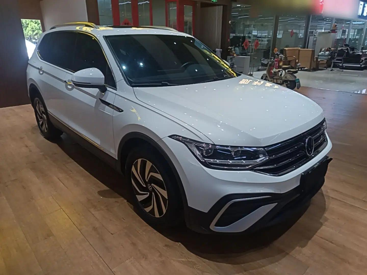 Volkswagen Tiguan L 2022 330TSI Automatic Two-Wheel Drive Smart Edition — миниатюра 3