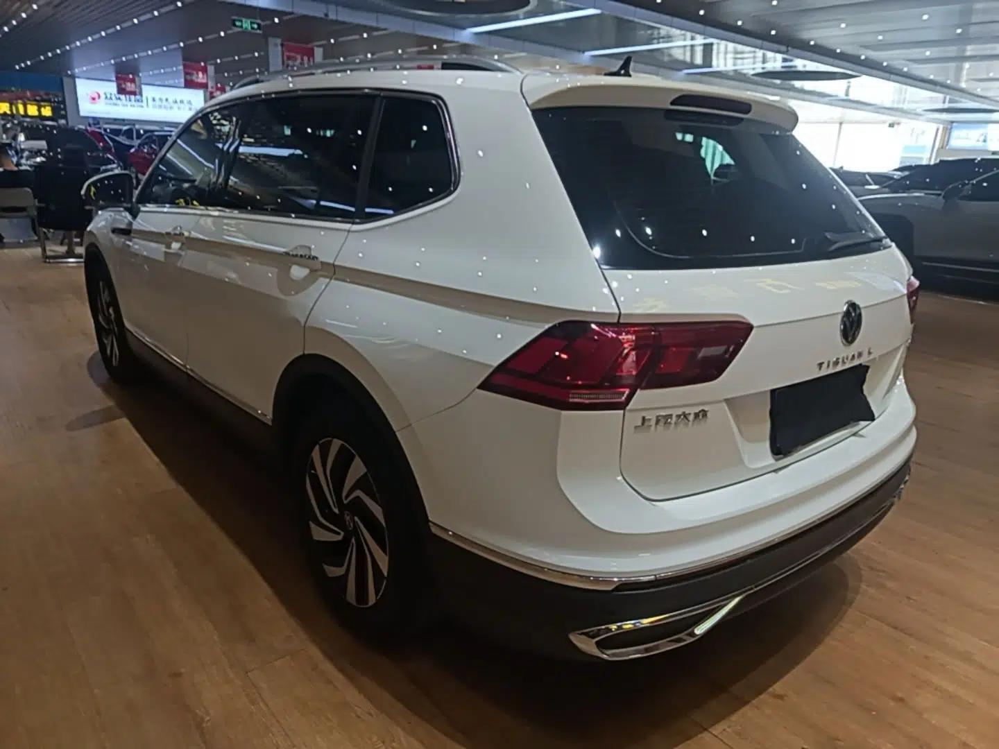 Volkswagen Tiguan L 2022 330TSI Automatic Two-Wheel Drive Smart Edition — миниатюра 4