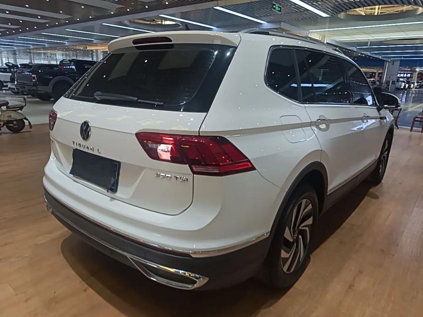Volkswagen Tiguan L 2022 330TSI Automatic Two-Wheel Drive Smart Edition — миниатюра 6