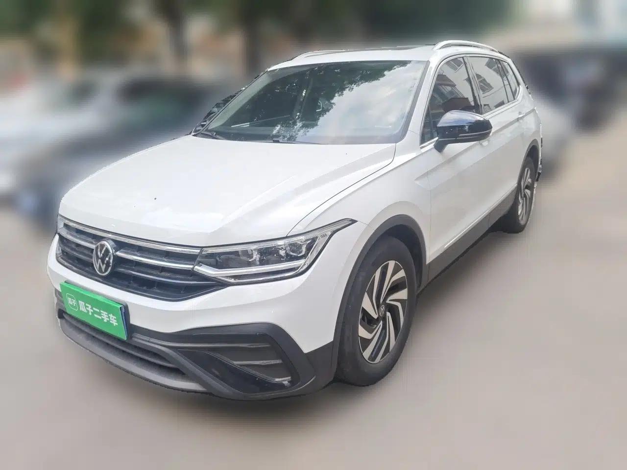 Volkswagen Tiguan L 2024 300TSI Automatic Two-Wheel Drive Smart Edition — миниатюра 1