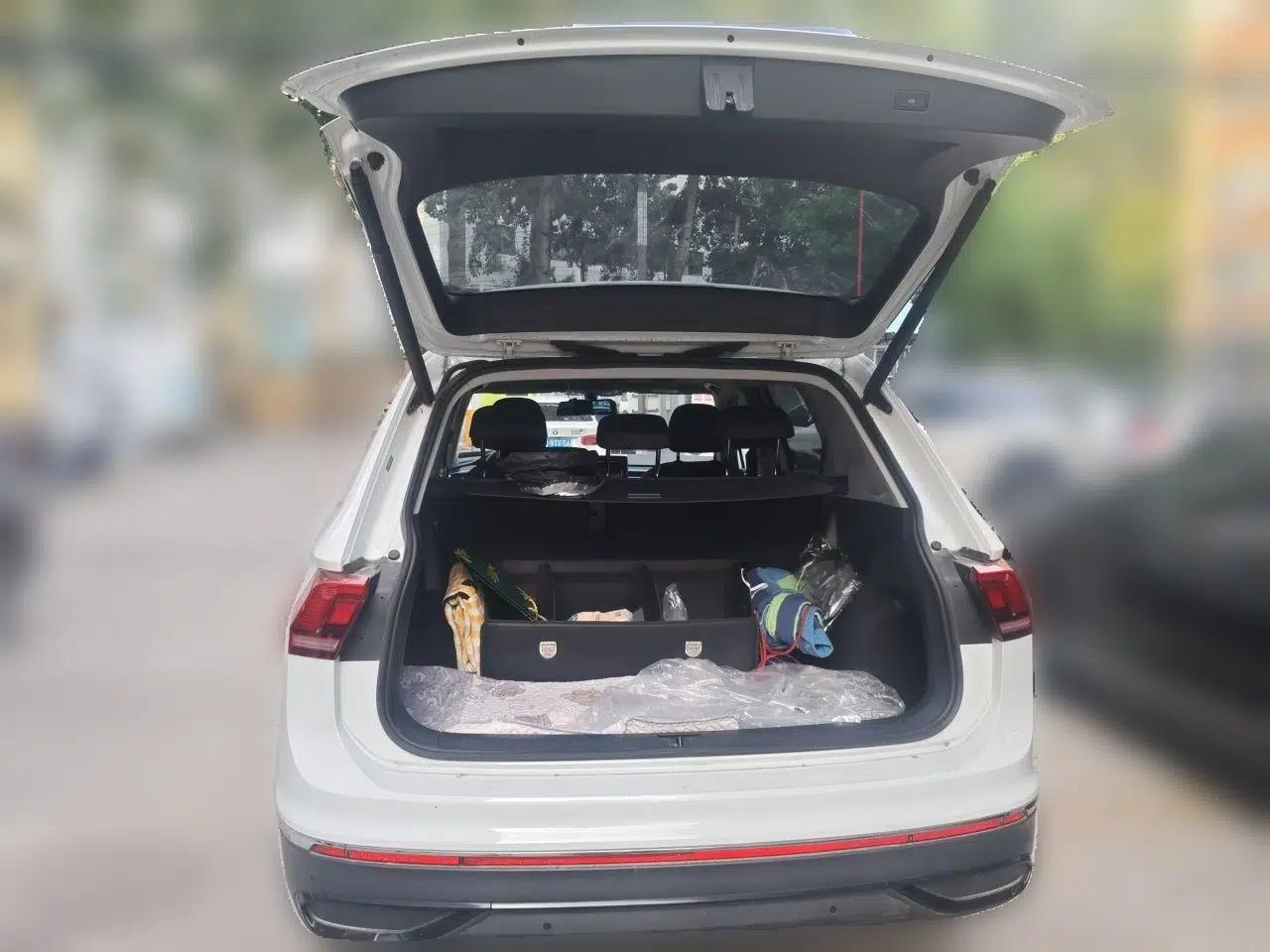 Volkswagen Tiguan L 2024 300TSI Automatic Two-Wheel Drive Smart Edition — миниатюра 19
