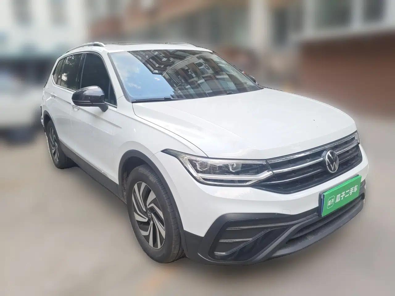 Volkswagen Tiguan L 2024 300TSI Automatic Two-Wheel Drive Smart Edition — миниатюра 3