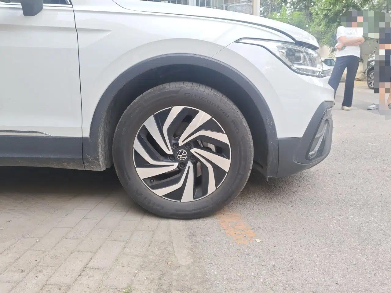Volkswagen Tiguan L 2024 300TSI Automatic Two-Wheel Drive Smart Edition — миниатюра 8