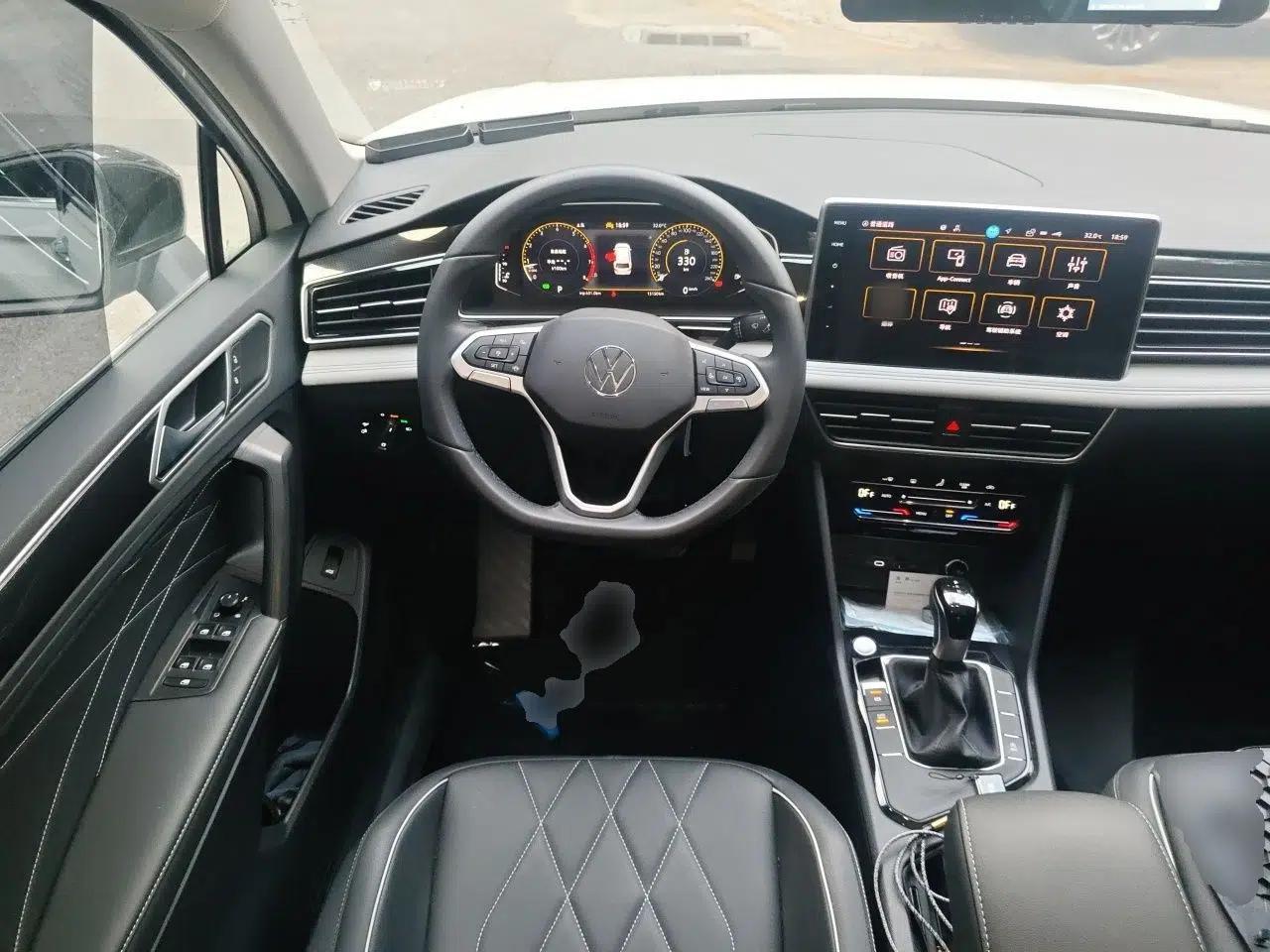 Volkswagen Tiguan L 2024 300TSI Automatic Two-Wheel Drive Smart Edition — миниатюра 10