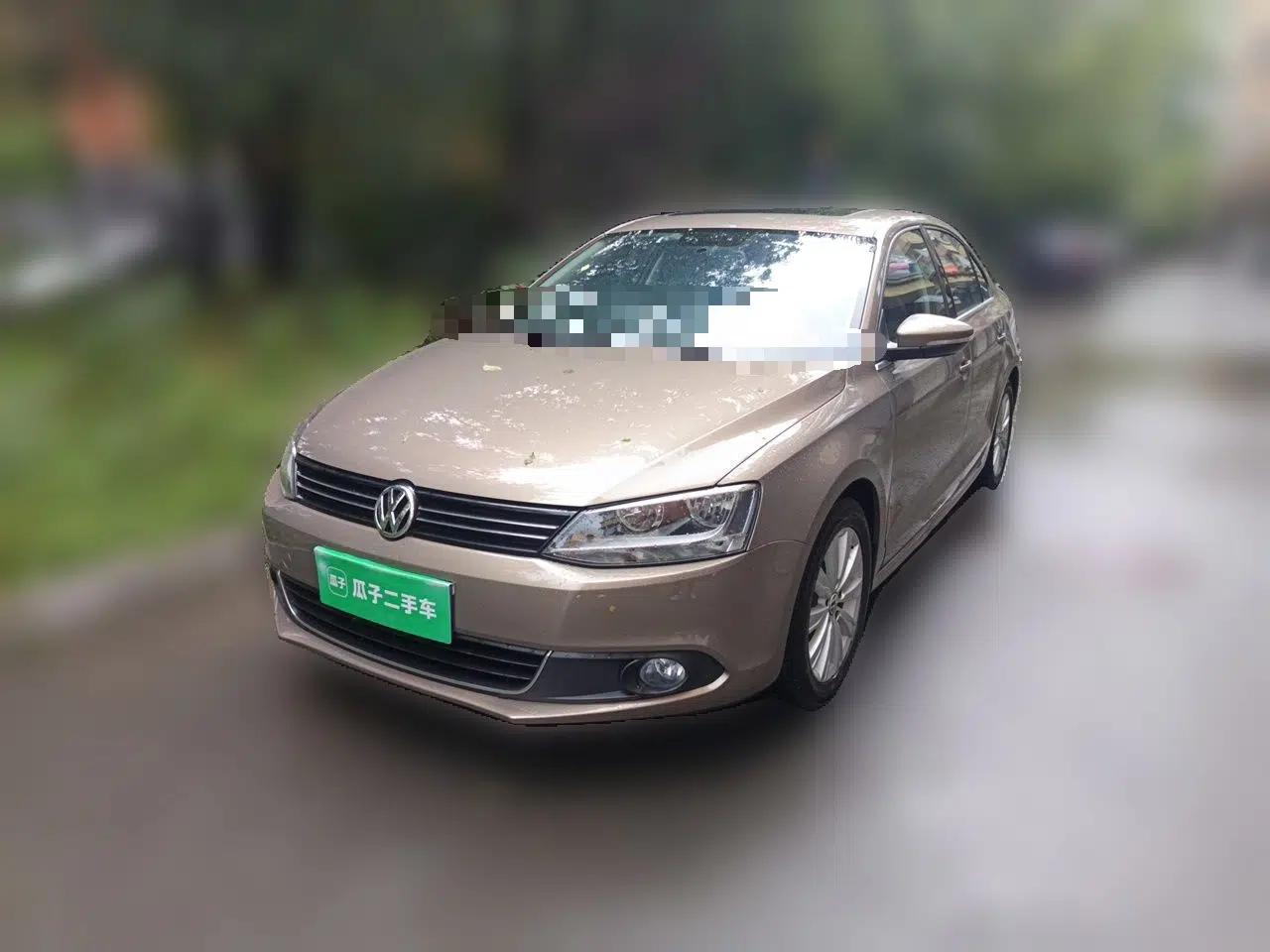 Volkswagen Sagitar 2014 1.6L Manual Comfort Model — миниатюра 1