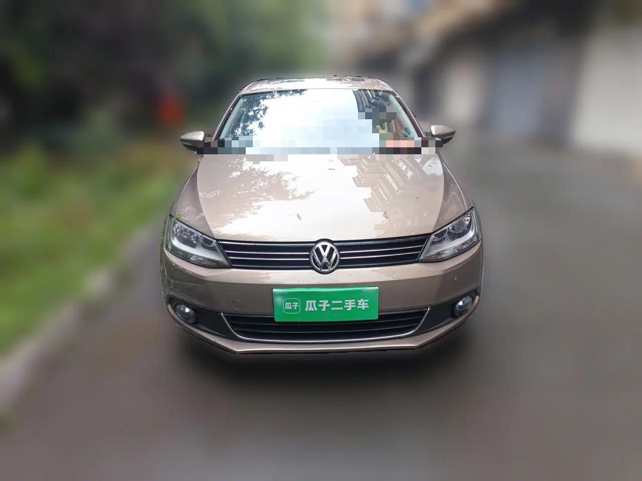 Volkswagen Sagitar 2014 1.6L Manual Comfort Model — миниатюра 2