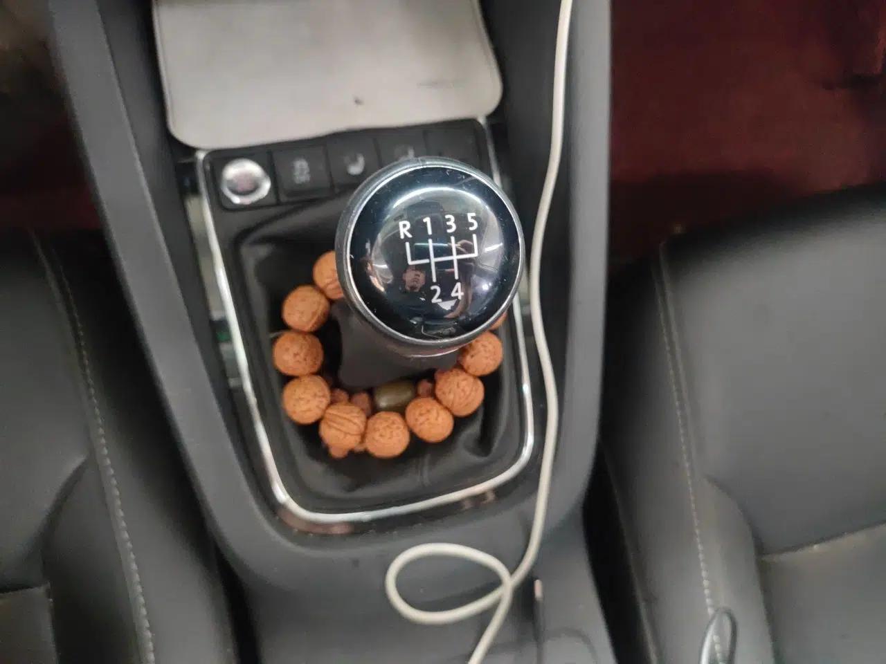 Volkswagen Sagitar 2017 230TSI Manual Comfort Model — миниатюра 14