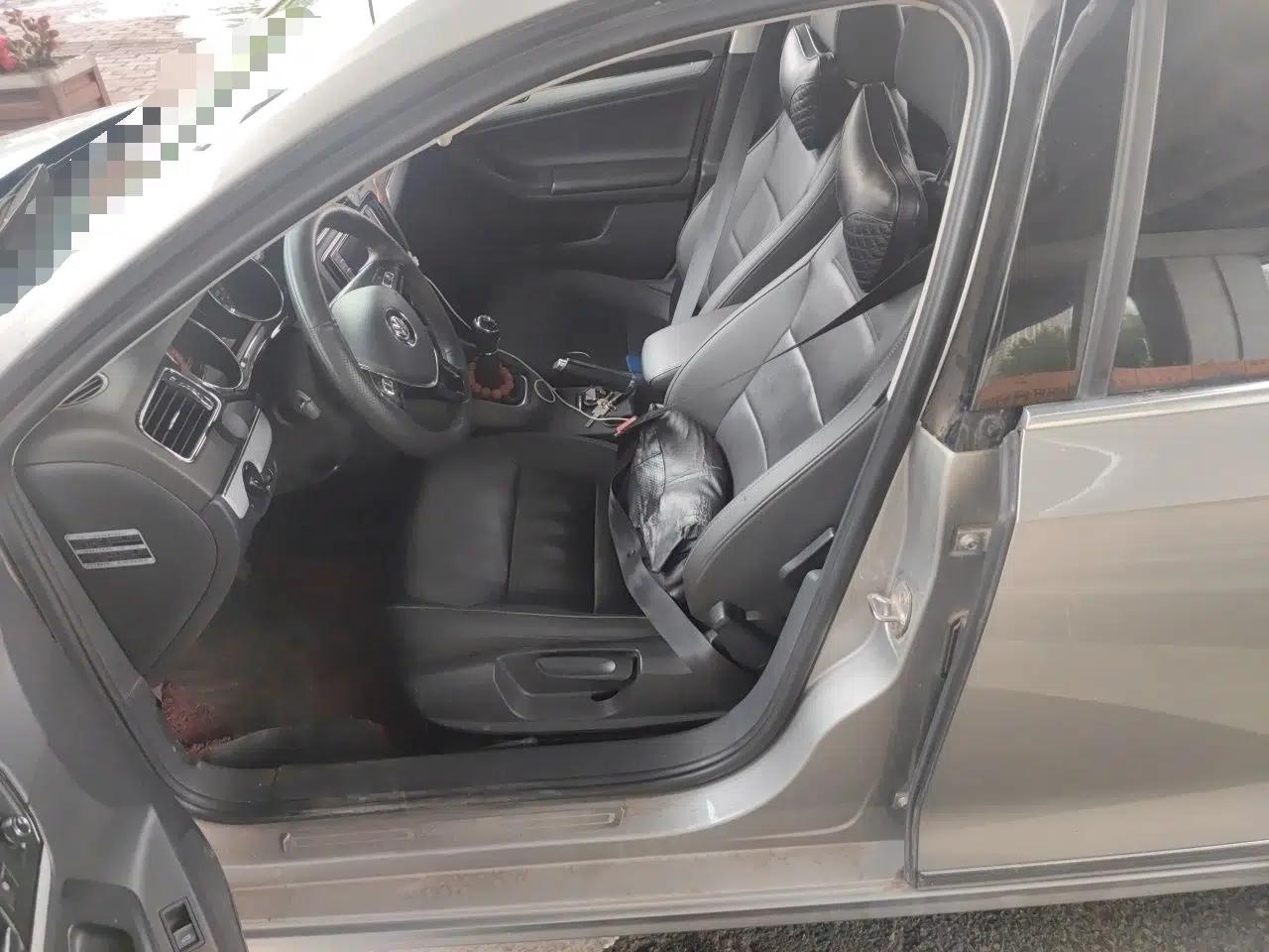 Volkswagen Sagitar 2017 230TSI Manual Comfort Model — миниатюра 15