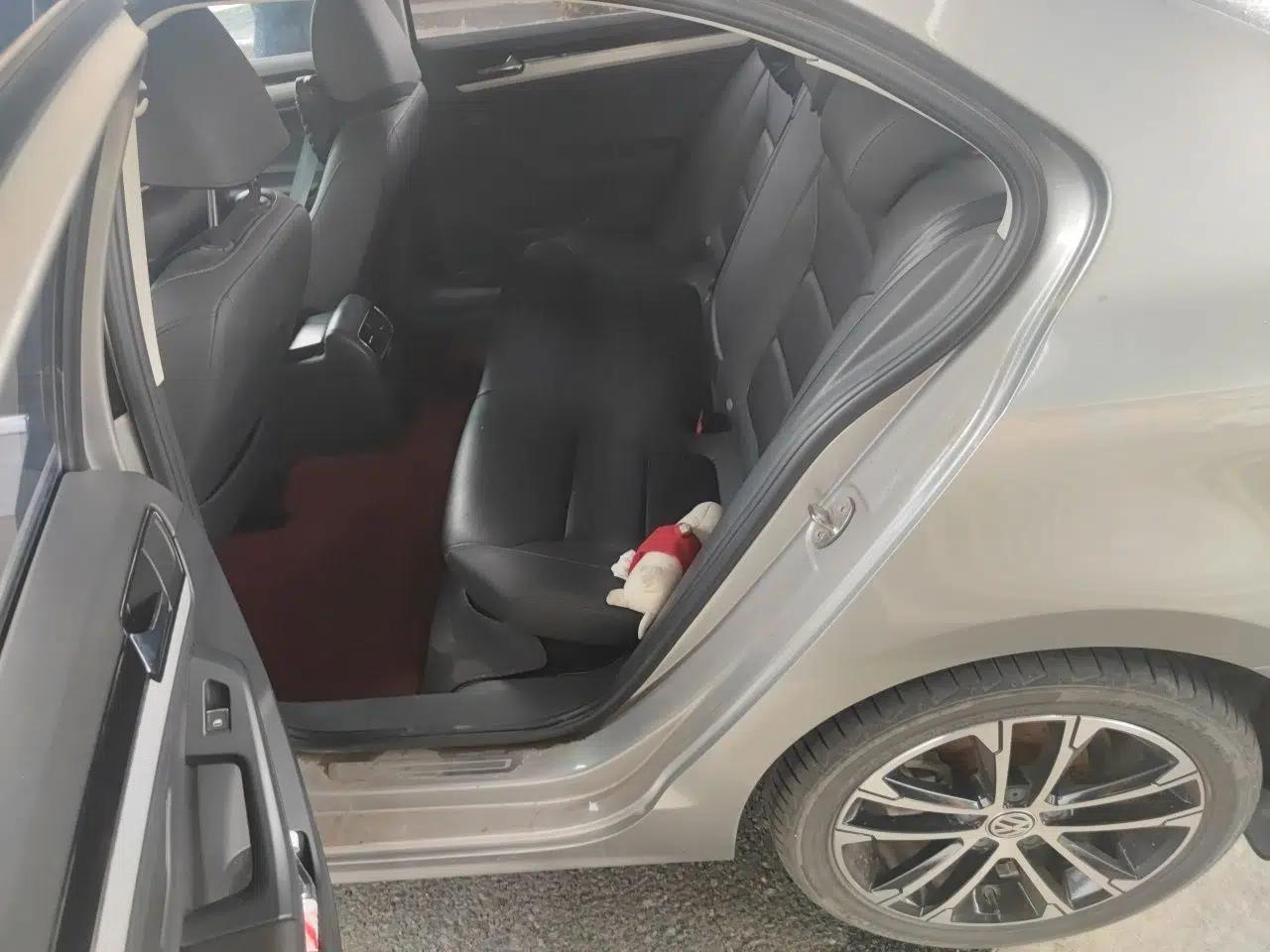 Volkswagen Sagitar 2017 230TSI Manual Comfort Model — миниатюра 17