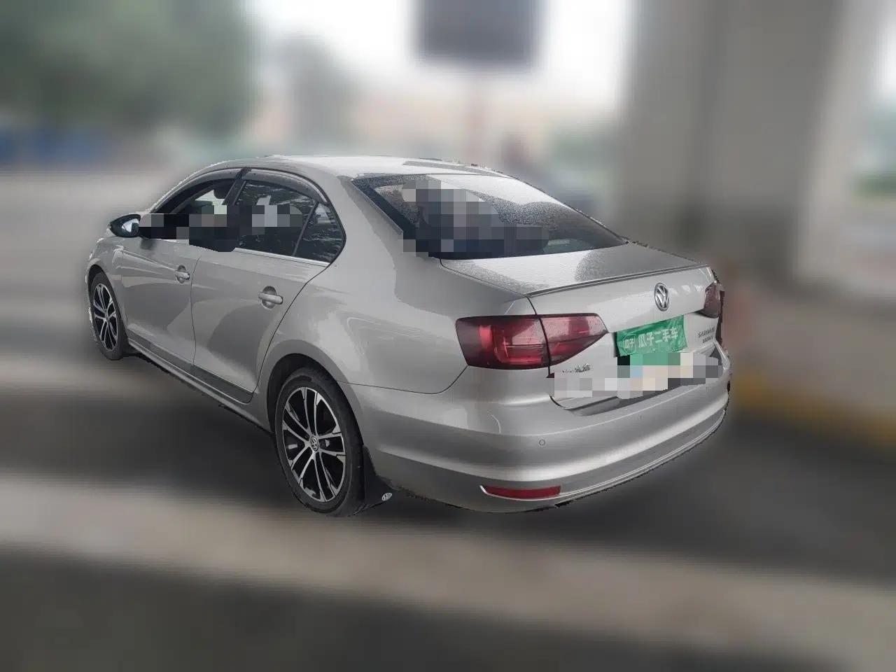 Volkswagen Sagitar 2017 230TSI Manual Comfort Model — миниатюра 4