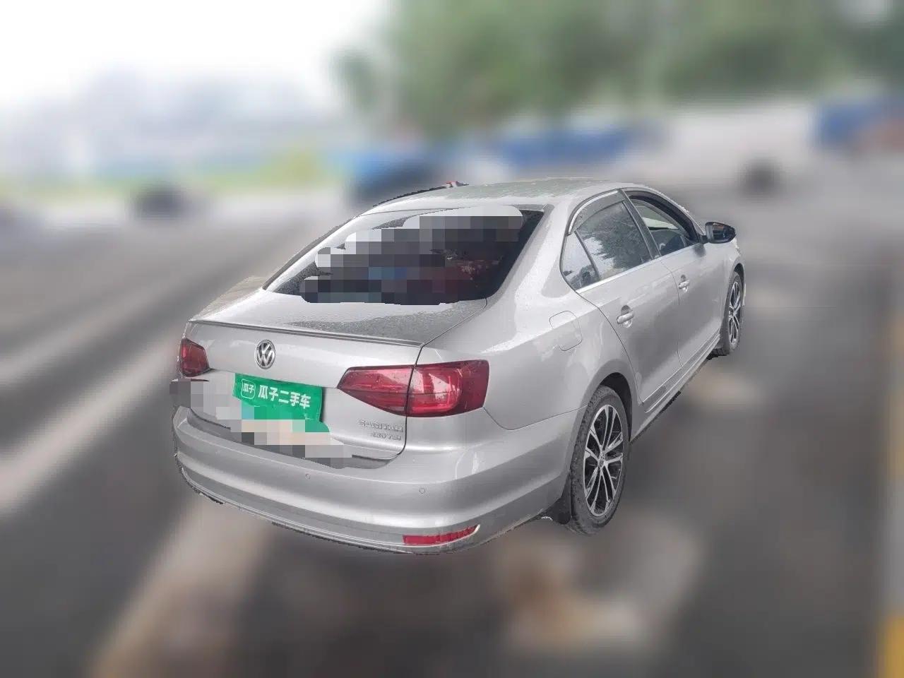 Volkswagen Sagitar 2017 230TSI Manual Comfort Model — миниатюра 6