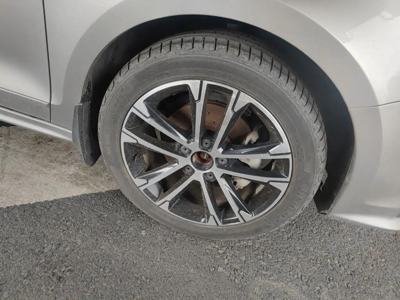 Volkswagen Sagitar 2017 230TSI Manual Comfort Model — миниатюра 8