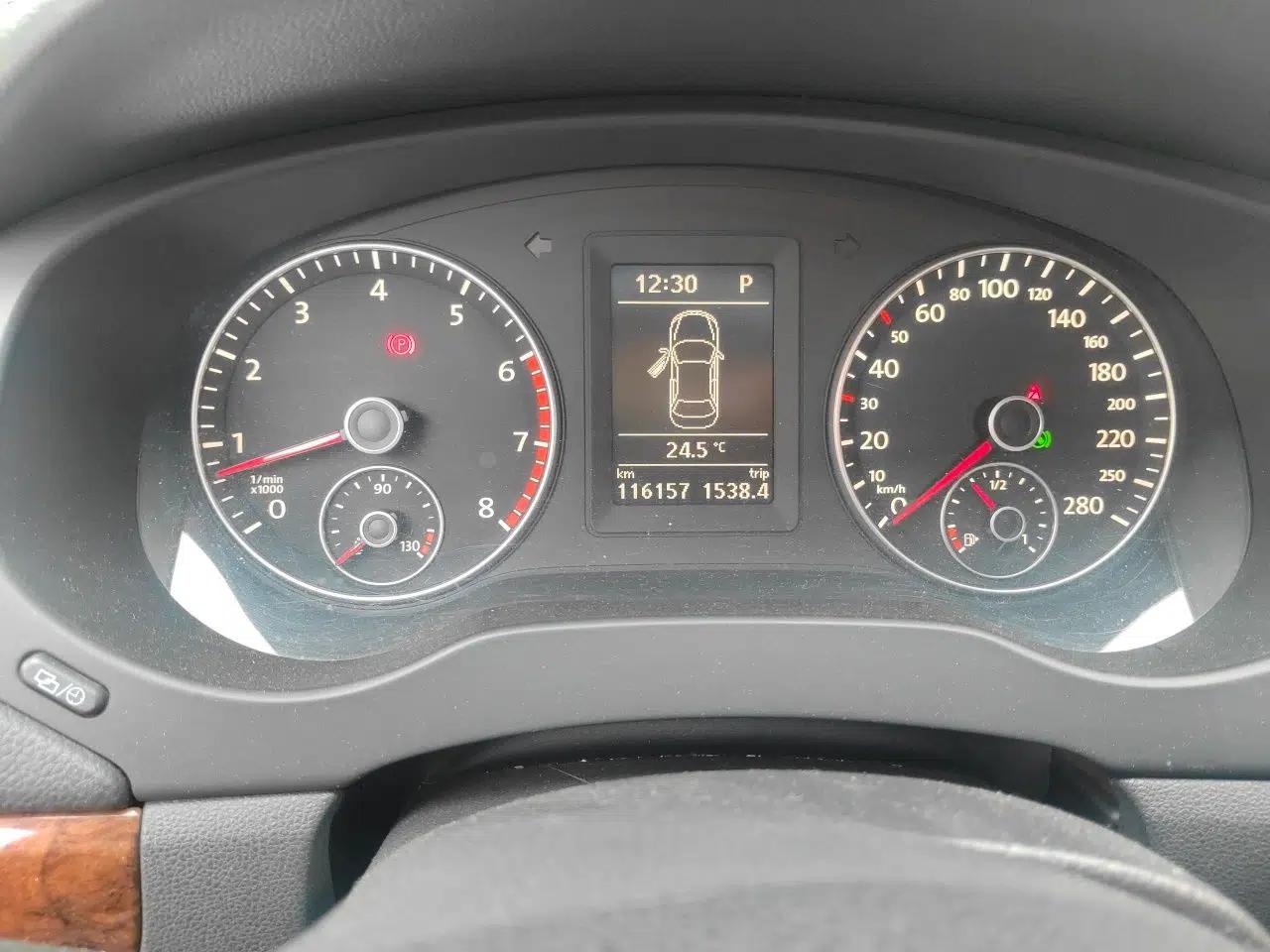 Volkswagen Sagitar 2012 1.4TSI Automatic Flagship Edition — миниатюра 11