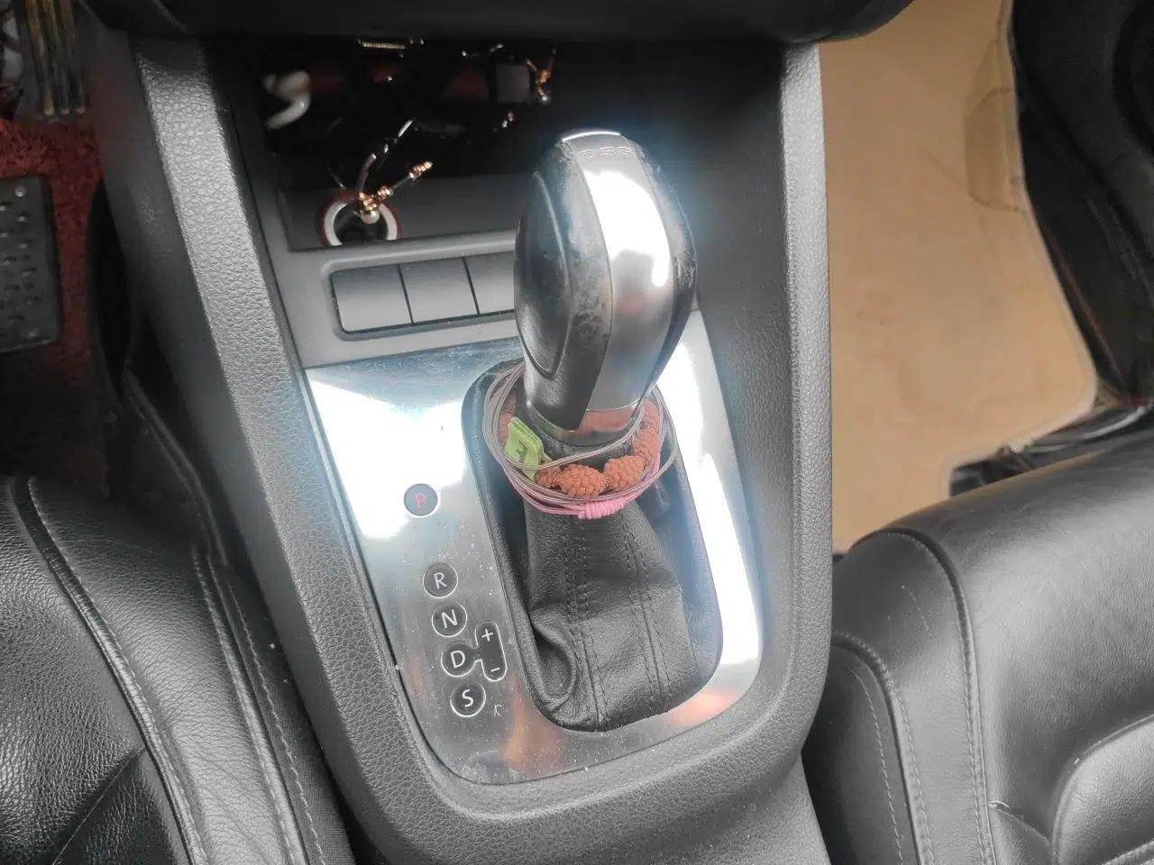 Volkswagen Sagitar 2012 1.4TSI Automatic Flagship Edition — миниатюра 14