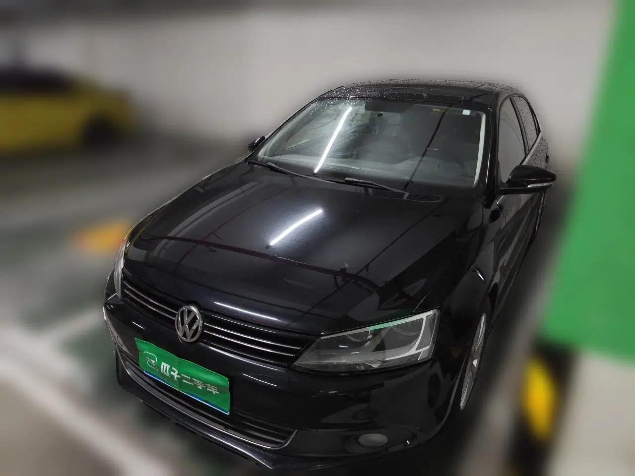 Volkswagen Sagitar 2014 1.6L Manual Comfort Model — миниатюра 1