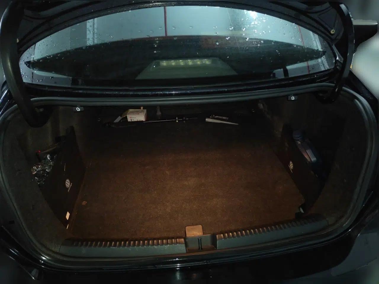 Volkswagen Sagitar 2014 1.6L Manual Comfort Model — миниатюра 19