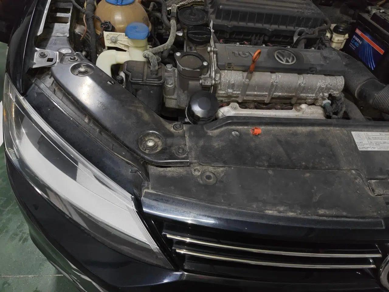 Volkswagen Sagitar 2014 1.6L Manual Comfort Model — миниатюра 7