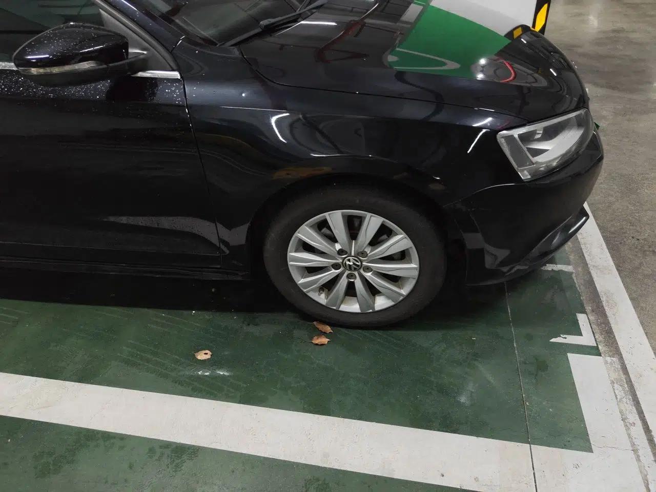 Volkswagen Sagitar 2014 1.6L Manual Comfort Model — миниатюра 8