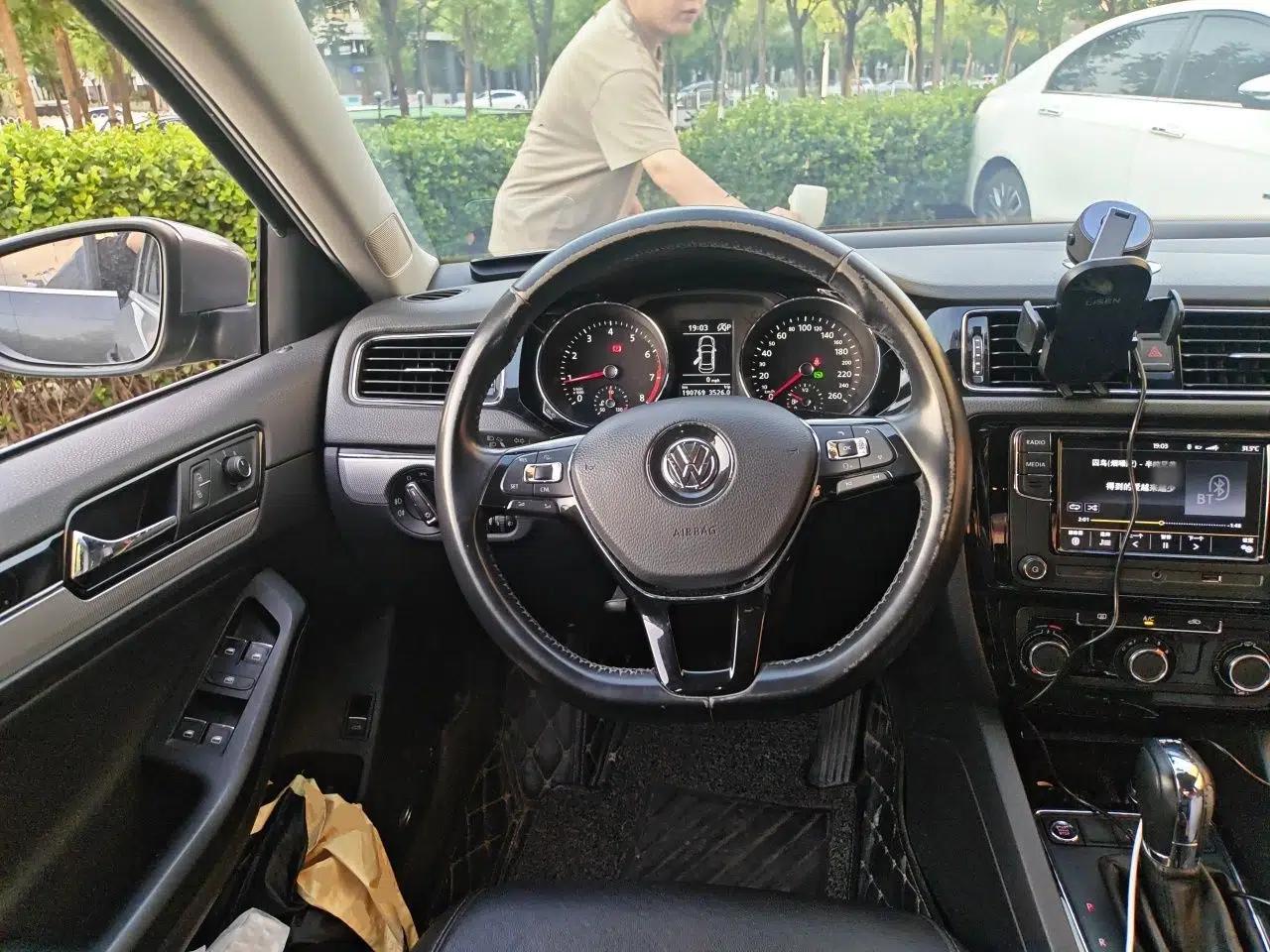 Volkswagen Sagitar 2018 280TSI DSG Comfort Model — миниатюра 10
