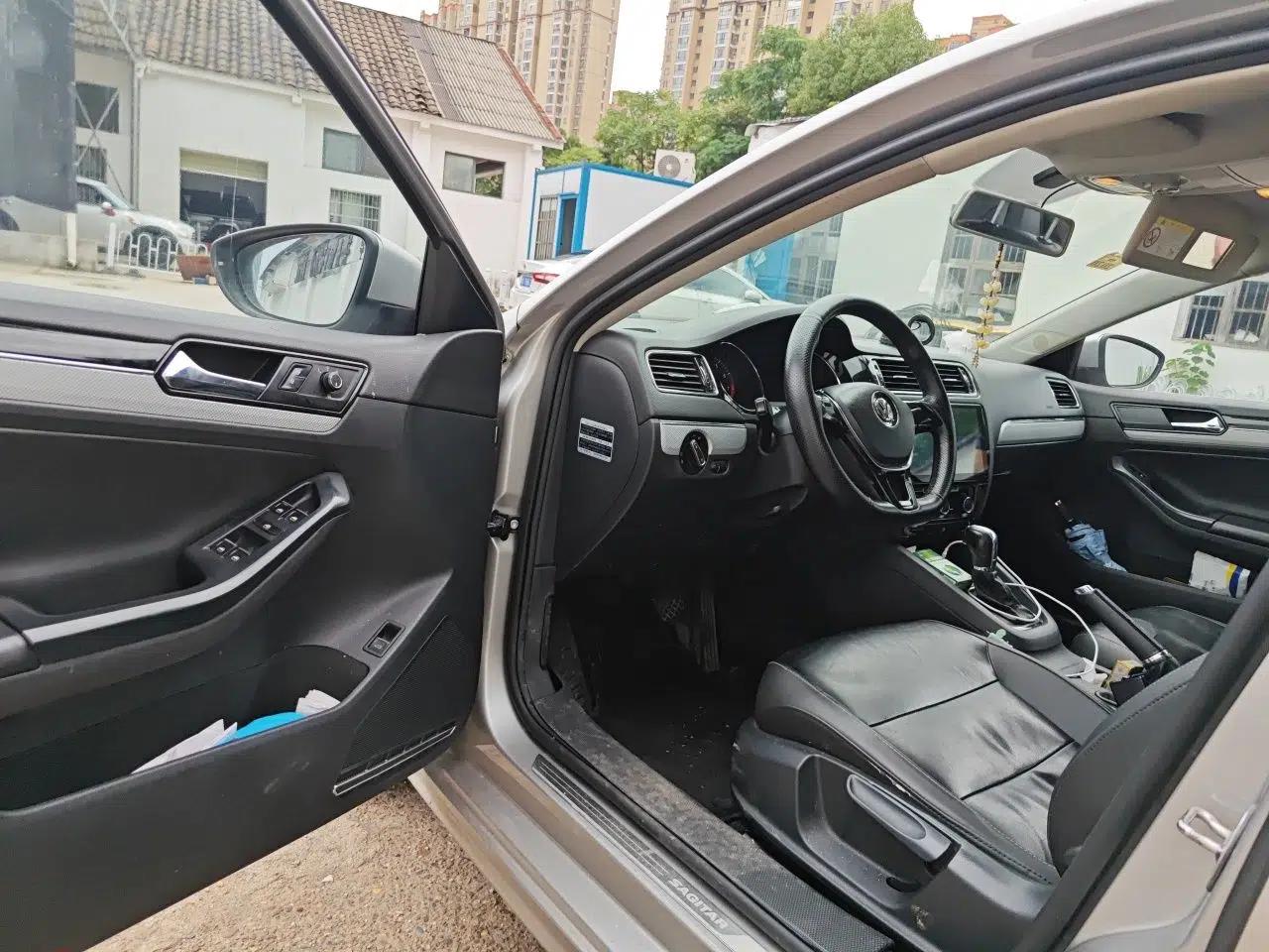 Volkswagen Sagitar 2015 230TSI Automatic Comfort Version — миниатюра 16