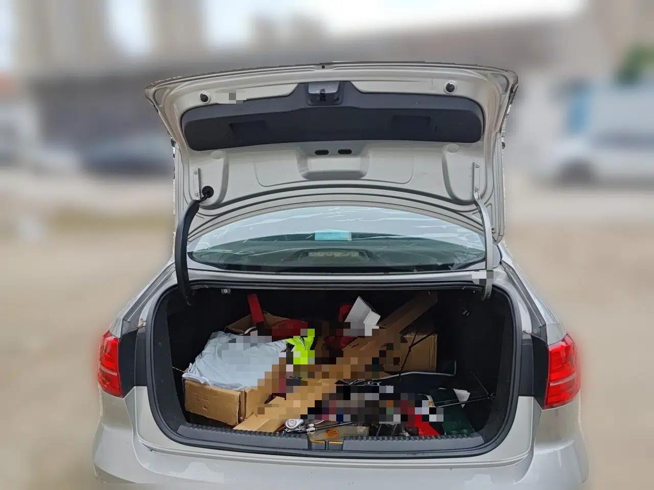 Volkswagen Sagitar 2015 230TSI Automatic Comfort Version — миниатюра 19