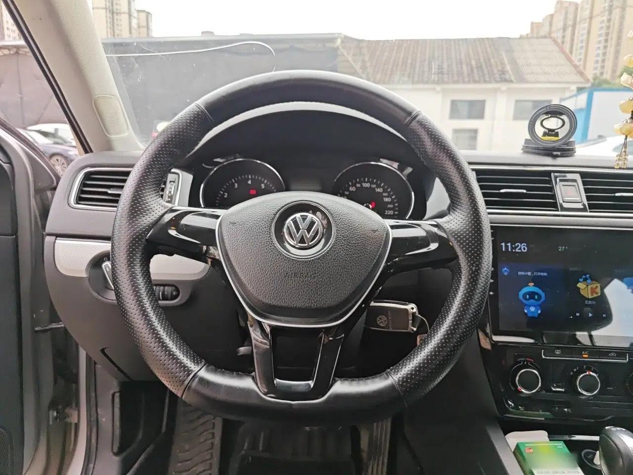 Volkswagen Sagitar 2015 230TSI Automatic Comfort Version — миниатюра 10