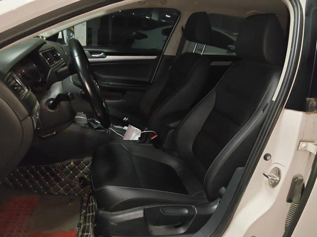 Volkswagen Sagitar 2017 180TSI Automatic Leading Model — миниатюра 15