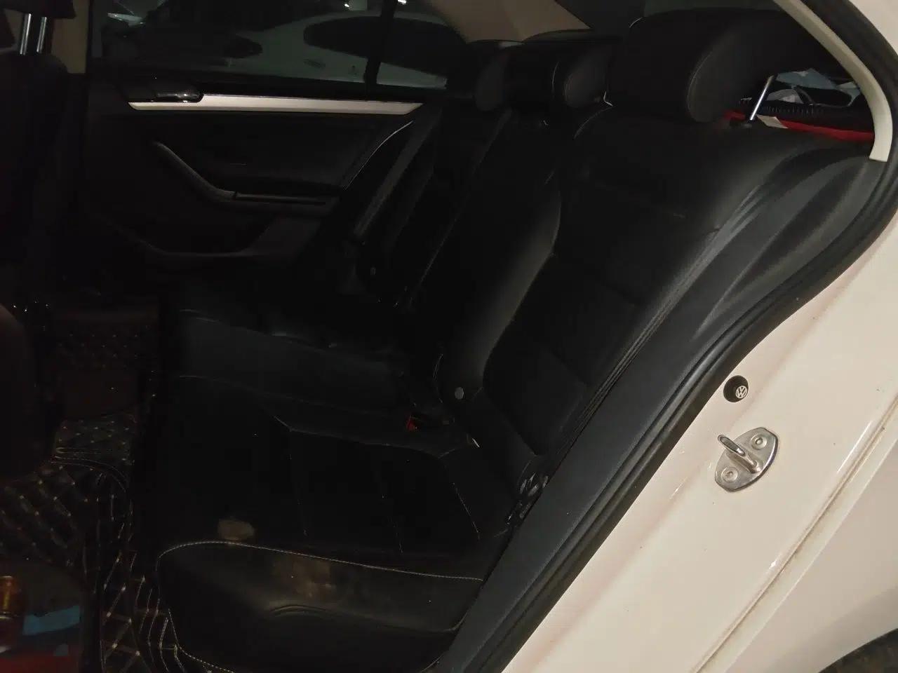 Volkswagen Sagitar 2017 180TSI Automatic Leading Model — миниатюра 17