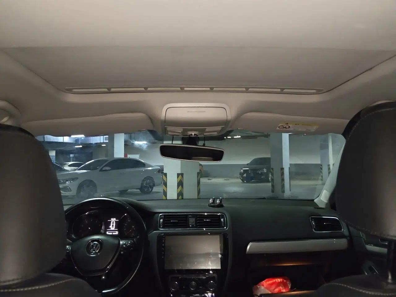 Volkswagen Sagitar 2017 180TSI Automatic Leading Model — миниатюра 18
