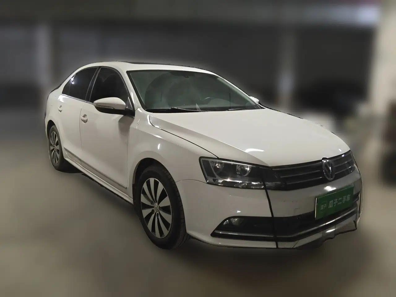 Volkswagen Sagitar 2017 180TSI Automatic Leading Model — миниатюра 3