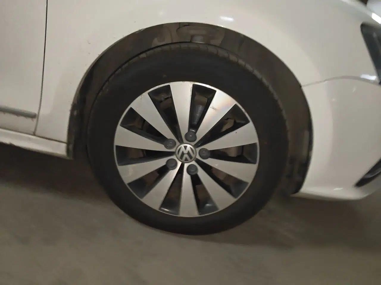 Volkswagen Sagitar 2017 180TSI Automatic Leading Model — миниатюра 8